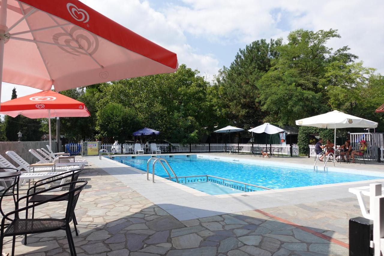 Camping Mitikas And Bungalows 플라카 리토코로우 외부 사진