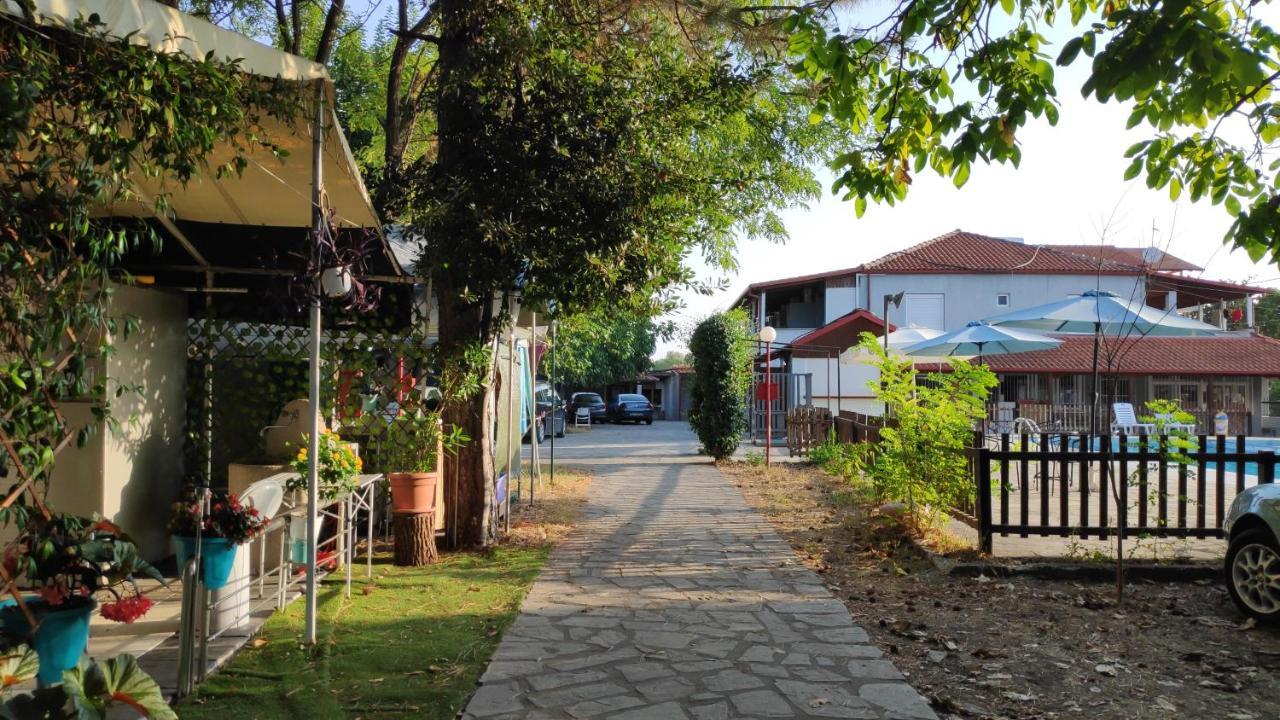 Camping Mitikas And Bungalows 플라카 리토코로우 외부 사진