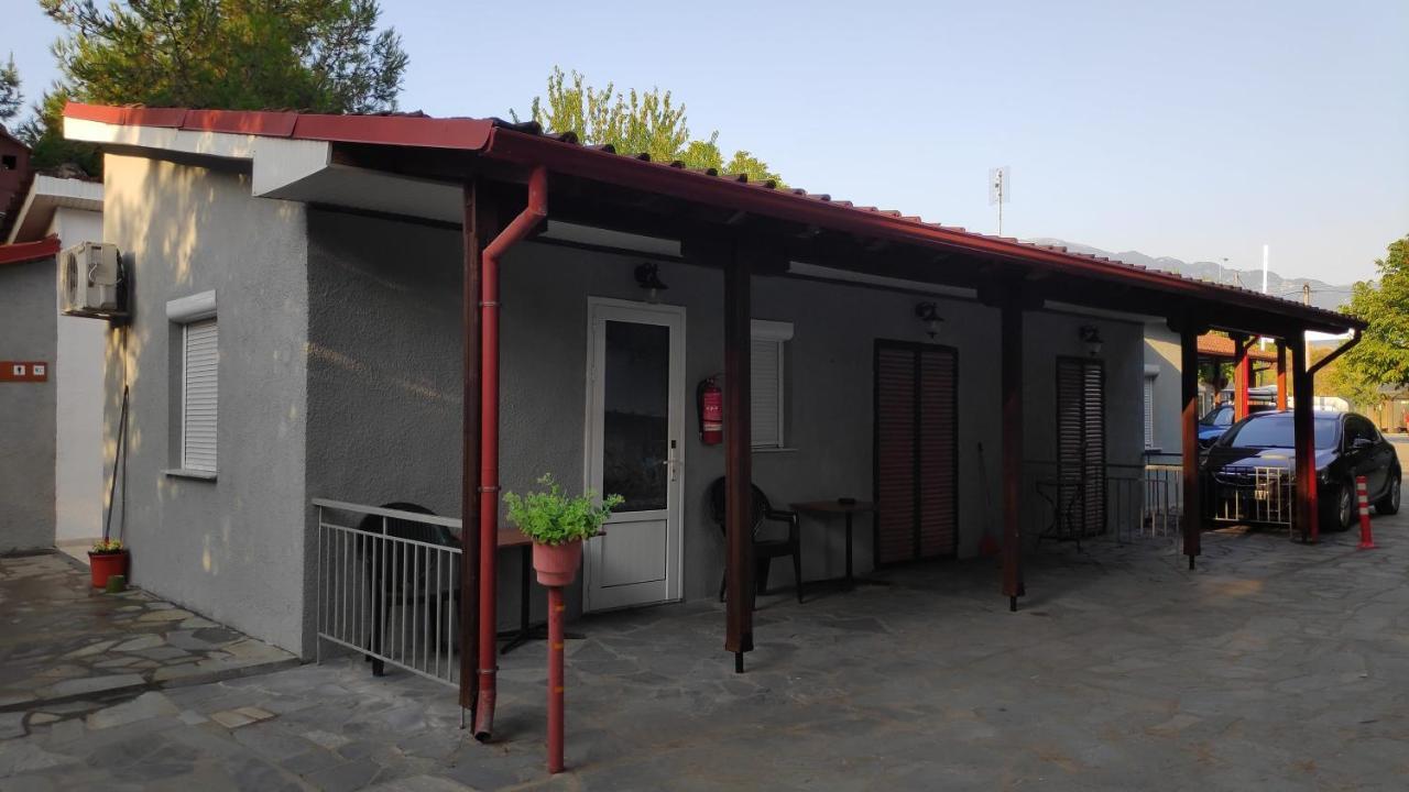 Camping Mitikas And Bungalows 플라카 리토코로우 외부 사진